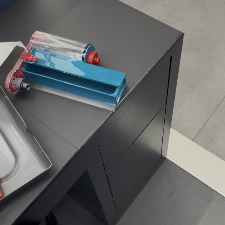 Dyson V10 Süpürge Aparatı Defolu Ve Kullanılmış Çıktı, Ücretsiz Değişim Talebi
