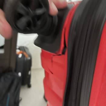 Ajet Uçuşunda Valiz Hasarı Ve Reddedilen Tazminat Talebi