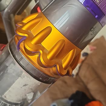 Garanti Süresi İçinde Dyson V15 Submarine Mor Lastik Sorununda 4.499 TL Ücret İstendi