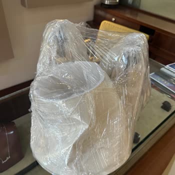 Amazon Satıcısının Kırılabilir Abajurları Dikkatsiz Paketleyerek Zarar Verdi