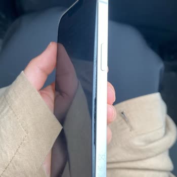 İPhone 13 Batarya Şişmesi Ve Aşırı Isınma Nedeniyle Ücretsiz Onarım Talebi