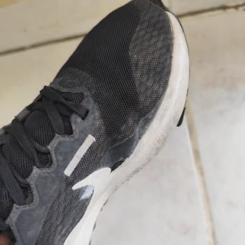Kısa Sürede Yırtılan Spor Ayakkabılar İçin İade Talebi