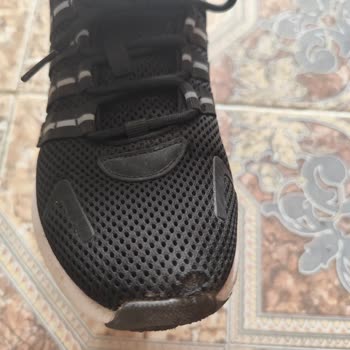 Kısa Sürede Yırtılan Spor Ayakkabılar İçin İade Talebi