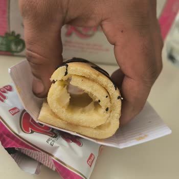 Yanıltıcı Ambalaj: Çilek Kremalı Görünen Ürün Boş Kek