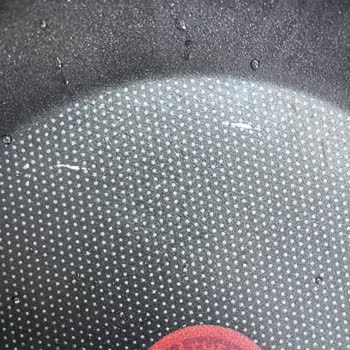 Kısa Sürede Çizik Gelen Tefal Tavası Kalite Güvenini Sarstı