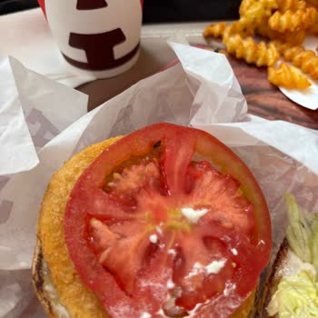 Ölü Sinekli Burger Ve Yetersiz Şube Yanıtı