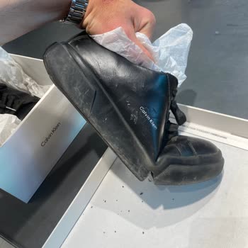 Calvin Klein Ayakkabısının Tabanı Açıldı, İade Reddi
