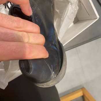 Calvin Klein Ayakkabısının Tabanı Açıldı, İade Reddi
