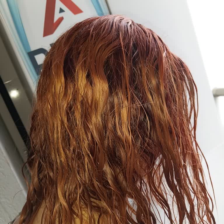Garnier Saç Boyası Saçlarımı Yakmış Ve Kızılı Rengini Bakıra Dönüştürdü