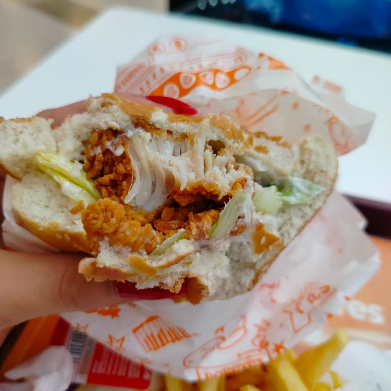 Popeyes Sivas Şubesinde Hamburger Etinin Rengi Ve Sertliği