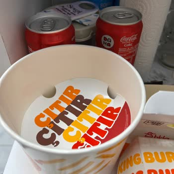 Yanlış Burger, Yarım Kova Patates Ve Cevapsız Müşteri Hizmeti