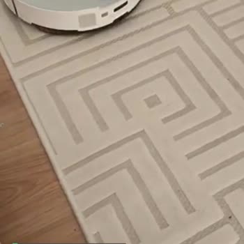 Roborock Saros 10 Aynı Yerleri Dolanıp Duruyor!