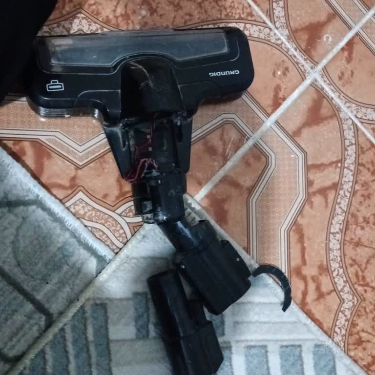 Garanti Kapsamında Şarj Ve Kırık Başlık Reddi, Servis Kaba Davranıyor