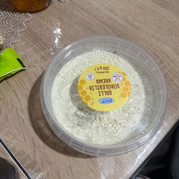 BİM Şubesinde Satın Alınan Kaymakta Küf Ve İade Talebi
