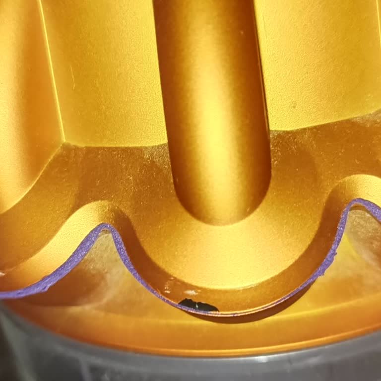 Dyson Süpürge Motoru Koruyucu Bantları Yırtıldı, Garanti Reddiyle Hayal Kırıklığı