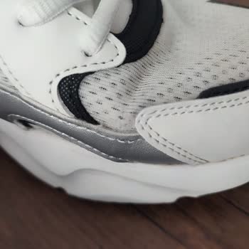 Skechers Ayakkabısı 4 Ayda Açıldı: Değişim Veya İade Talebi