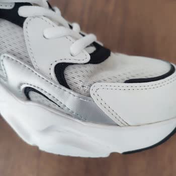 Skechers Ayakkabısı 4 Ayda Açıldı: Değişim Veya İade Talebi