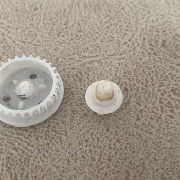 Arnica Solara Süpürgemde Kırılan Dişli Nedeniyle Yeni Başlık Almak Zorunda Bırakılmam