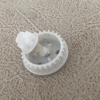 Arnica Solara Süpürgemde Kırılan Dişli Nedeniyle Yeni Başlık Almak Zorunda Bırakılmam