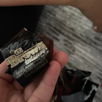 Eti Browni Intense Paketi İçinde Hijyen İhlali Isırılmış Parça
