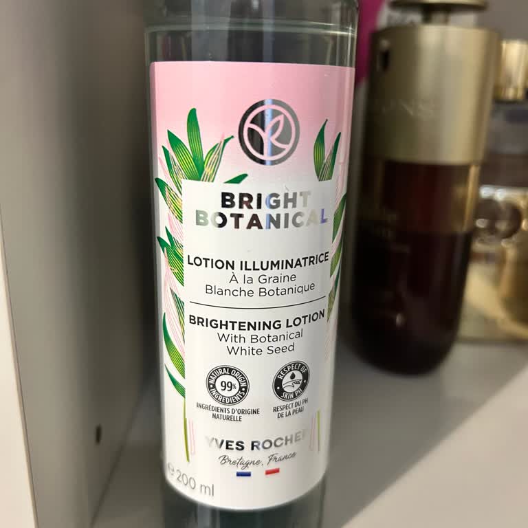 Yves Rocher Bright Botanical Tonik Ürününün Hassas Ciltte Yarattığı Komedon Sorunu