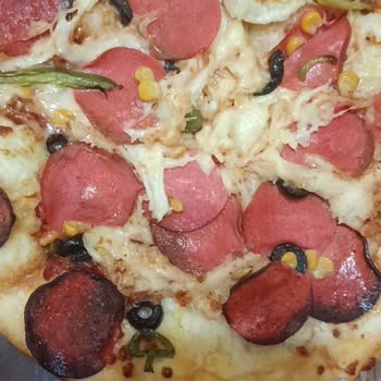 Kötü Kalitede Pizza Ve İlgisiz Şube Personeli