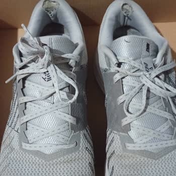 Nike Run Defy Ayakkabısında Kısa Sürede İç Topuk Yırtılması Ve Üretim Hatası Şikayeti