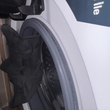 Pas Lekeli Arçelik Çamaşır Makinesinde Korozyon, Tam Değişim İsteği
