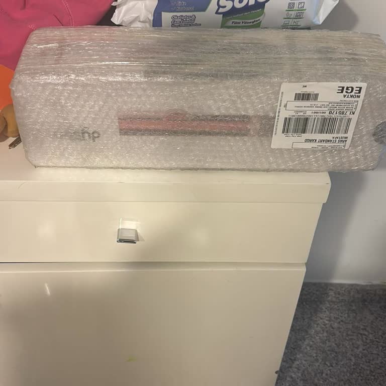 Dyson Airstrait Siparişinde Seyahat Çantası Eksik
