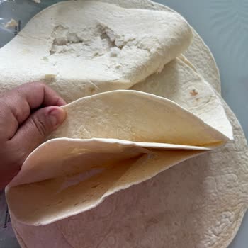 A101'den Alınan Nimet Lavaşı Yapışık Ve Yırtık Çıktı
