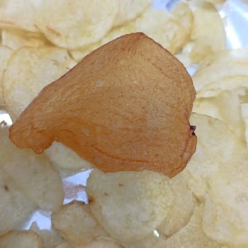 Lays Cips Paketi Yanık Kokulu Ve Bozulmuş, Sağlık Endişesi Ve Son Kullanma Tarihi Geçerli