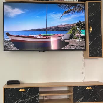 Servisten Gelen Televizyonda Yeni Hasar Ve Uzayan Değişim Süreci