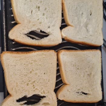 UNO Süper Tost Ekmeği Delik Dolu Dilimlerle Tüketilemez