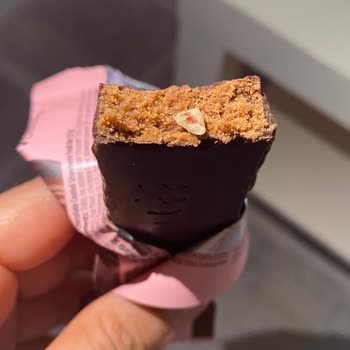 Fellas Çilekli Atıştırmalık Barında Sert Yabancı Cisim Tehlikesi
