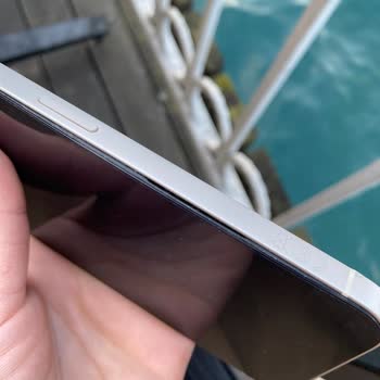 Batarya Şişmesi Ve Aşırı Isınma Nedeniyle İphone 13 Kullanılamaz