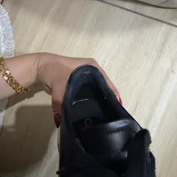 Calvin Klein Sneaker Torn After Limited Use but Refund Refused