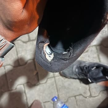 Lescon Spor Ayakkabısında Hızlı Yan Açılma Ve Belirgin Deformasyon