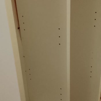 Montajı İmkânsız Olan Banyo Dolabı Ve Eksik Parçalar