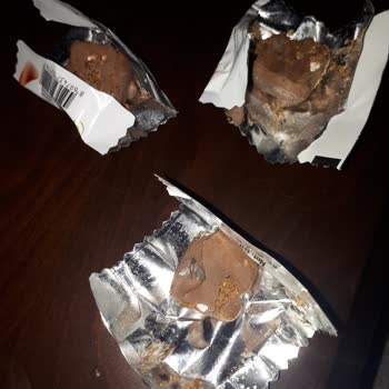 Bolçi One Bol Çikolata Kaplı Krokan’da Güve Ve Canlı Kurt Bulundu