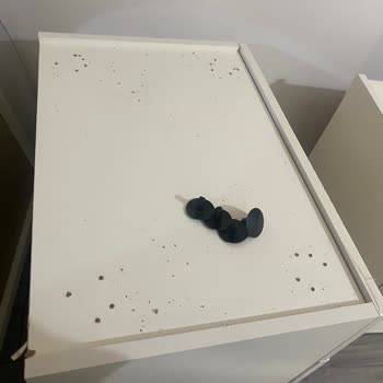 Tekrarlanan Teslimat Ertelenmeleri Ve Yanlış Renkli Sandalyeler Nedeniyle Mağduriyet