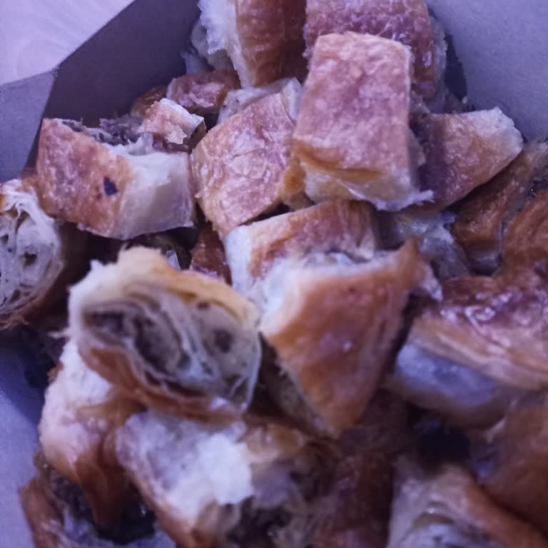 Acar Köşe Böreğin İçinde Neredeyse Hiç Kıyma Yoktu
