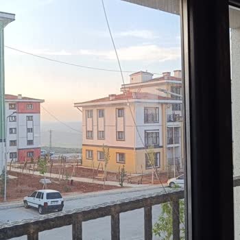 Dairenin Kırık Camları, Mantolama Hataları Ve Su Sızıntısı Nedeniyle Onarım Sözünün İhlali