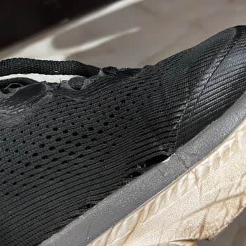 Skechers Ayakkabısının Kumaşının Tabandan Ayrılması Ve Mağazanın Değişim Reddine Karşı Şikayet