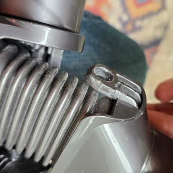 Dyson Süpürge Başlığı Kendi Kendine Ayrılıyor Ve Garanti Kapsamında Ücretsiz Değişim Talep Ediliyor