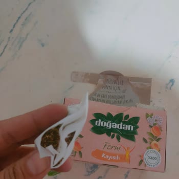 Doğadan Form Kayısı Çayında Poşet Hatası Nedeniyle Çay Dökülüyor