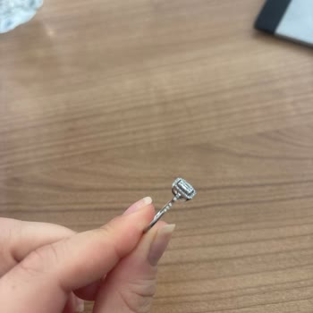 Altınbaş Mücevherat Tektaş Yüzüğümün Taşları Sürekli Dökülüyor