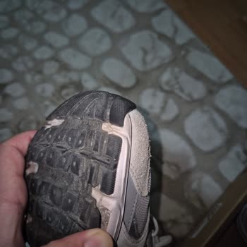 New Balance 530 Ayakkabımda Erken Kırılma Ve Taban Açılma, Garanti Reddi Ve Değişim Talebi