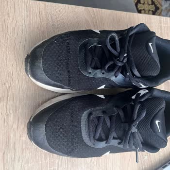 Nike Ayakkabım Kısa Sürede Yırtıldı, Değişim Talebim Reddedildi