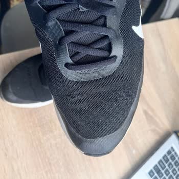 Nike Ayakkabım Kısa Sürede Yırtıldı, Değişim Talebim Reddedildi