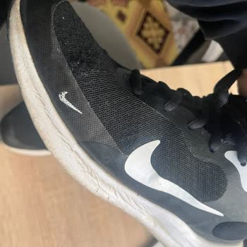 Nike Ayakkabım Kısa Sürede Yırtıldı, Değişim Talebim Reddedildi